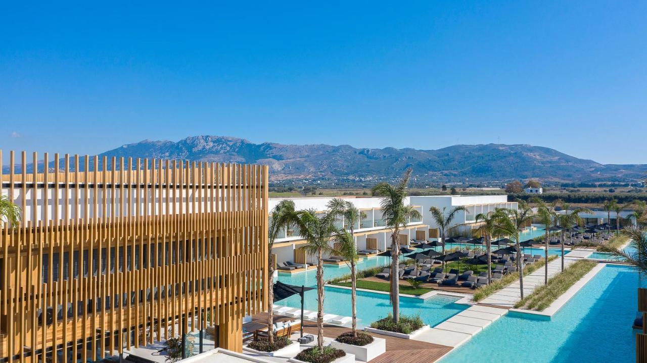 D' Andrea Lagoon All Suites - Adults Only 마르마리 외부 사진 The Village Outlet Center