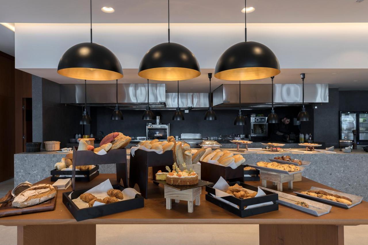 D' Andrea Lagoon All Suites - Adults Only 마르마리 외부 사진 The buffet at the lounge
