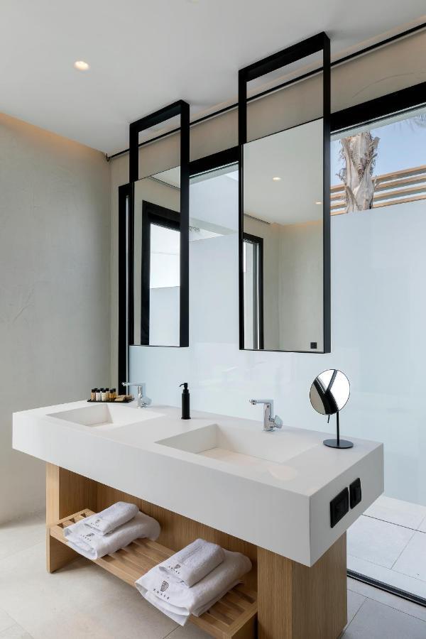 D' Andrea Lagoon All Suites - Adults Only 마르마리 외부 사진 Bathroom mirror